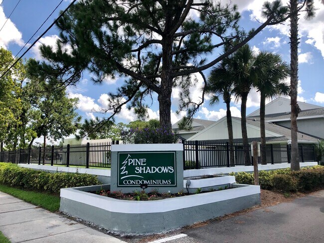 Building Photo - First Floor 2/2 Condo at Pine Shadows in O...