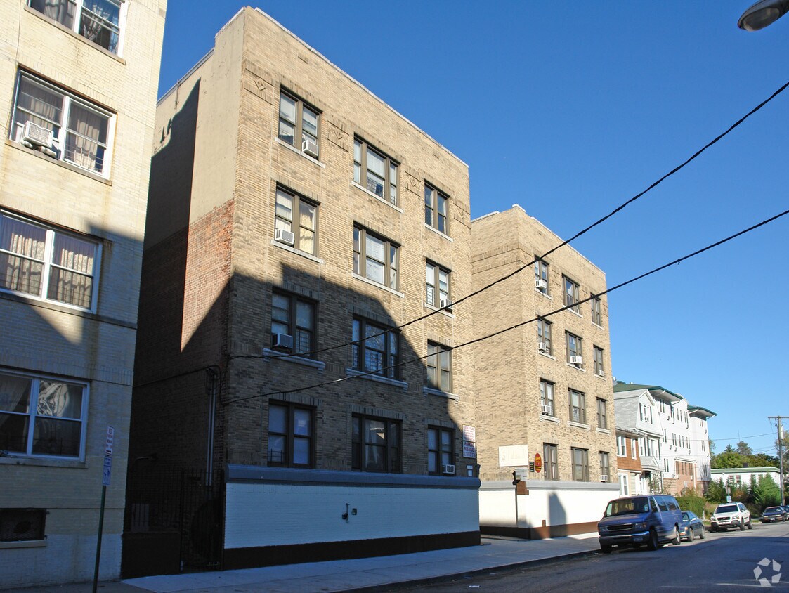 Foto del edificio - 145 Livingston Avenue
