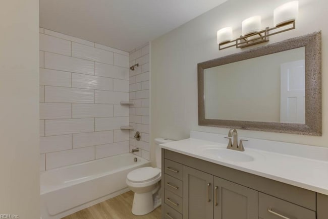 Building Photo - 1326 24th St