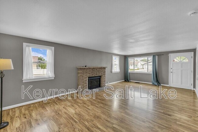 Foto del edificio - 6582 S Jefferson St