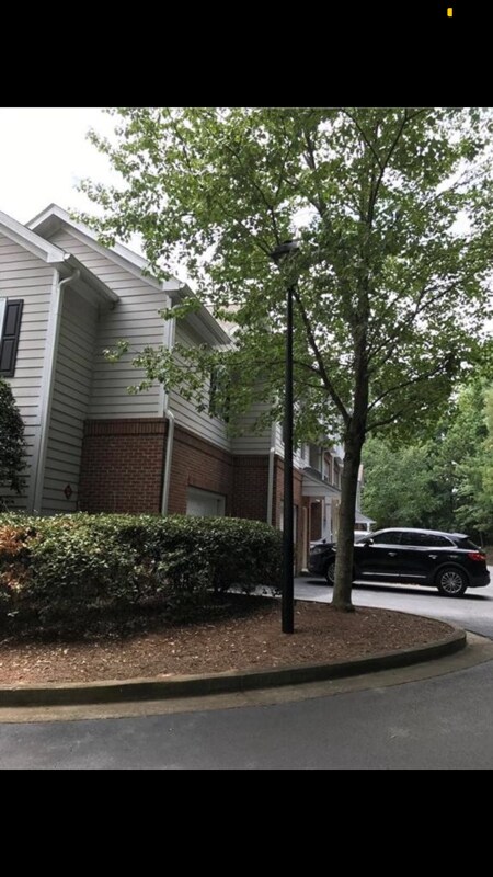 Foto del edificio - 304 Spring Heights Ln