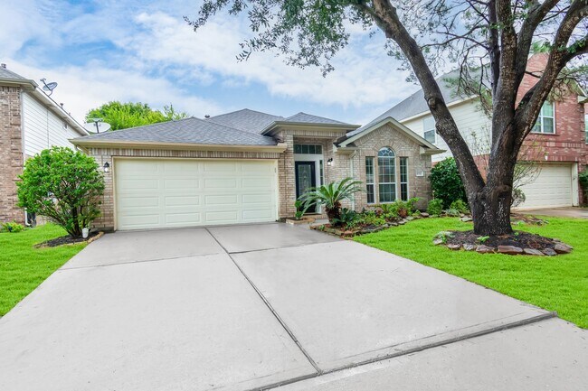 Building Photo - 16510 Bluff Springs Dr