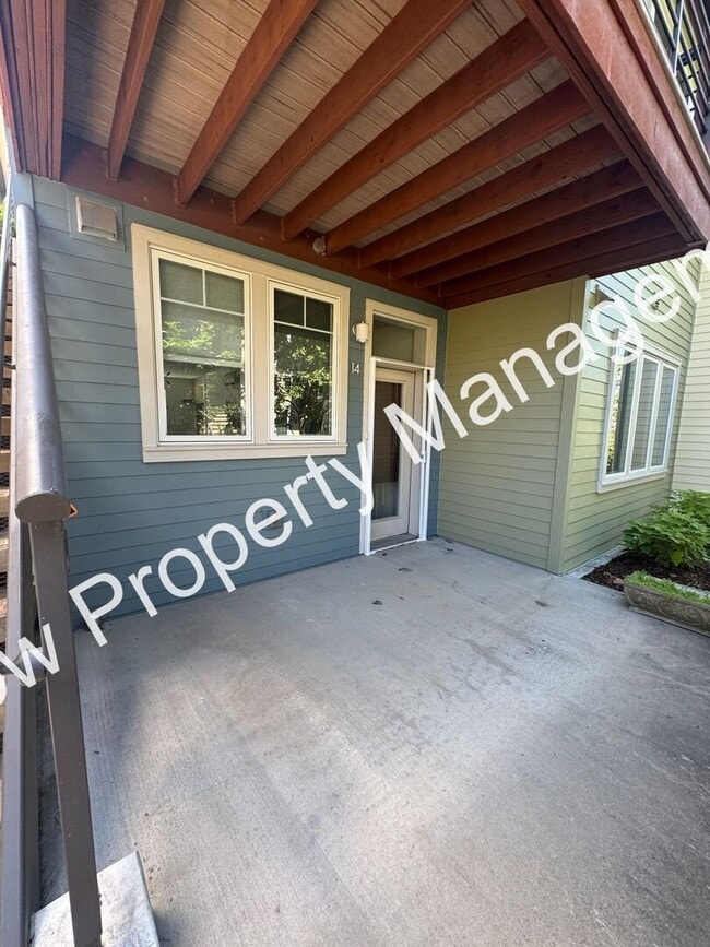 Building Photo - 1325 5th Ave N