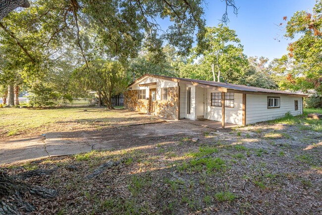 Building Photo - Adorable 3 bedroom ready to rent!