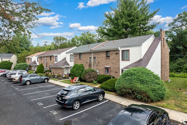 Building Photo - Brookshire Trace Townhomes