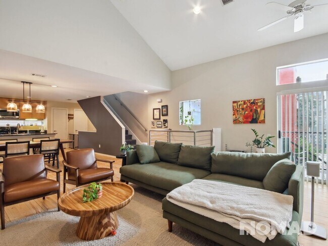 Building Photo - 3 Bedroom Townhome in Houston, Montrose/Mi...