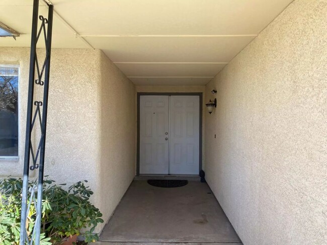 Building Photo - 225 Veeder Dr