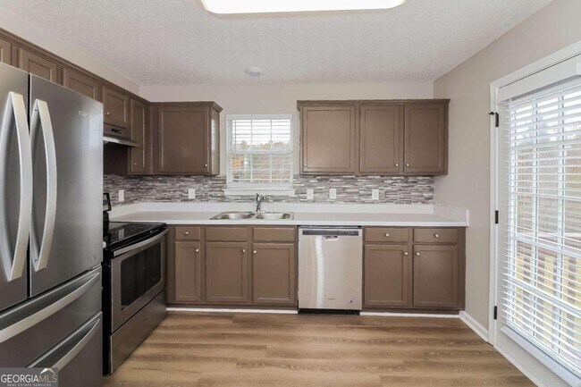 Building Photo - 144 Hunters Lake Dr