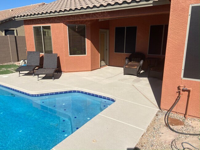 Foto del edificio - Stunning Pool Home in Redwood Estates – Prime Chandler Location!