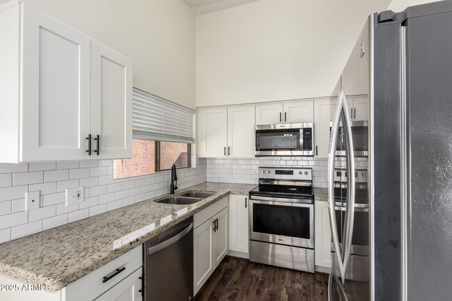 Foto del edificio - 14601 N Kings Way