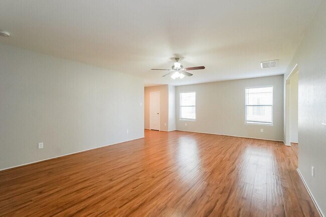 Foto del edificio - 839 Wild Cotton Rd