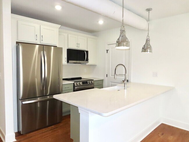 Foto del edificio - 2724 E Magnolia Ave