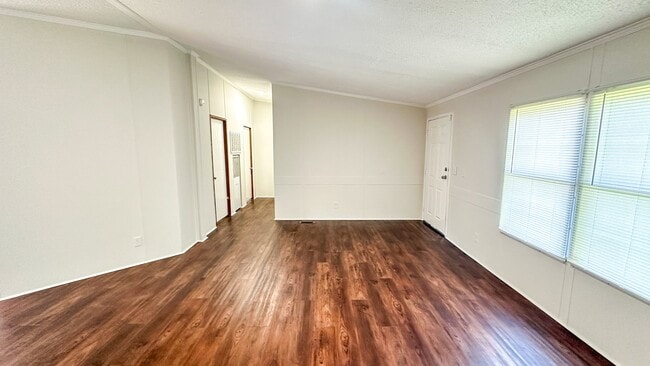 Foto del edificio - 16487 Brittany Way