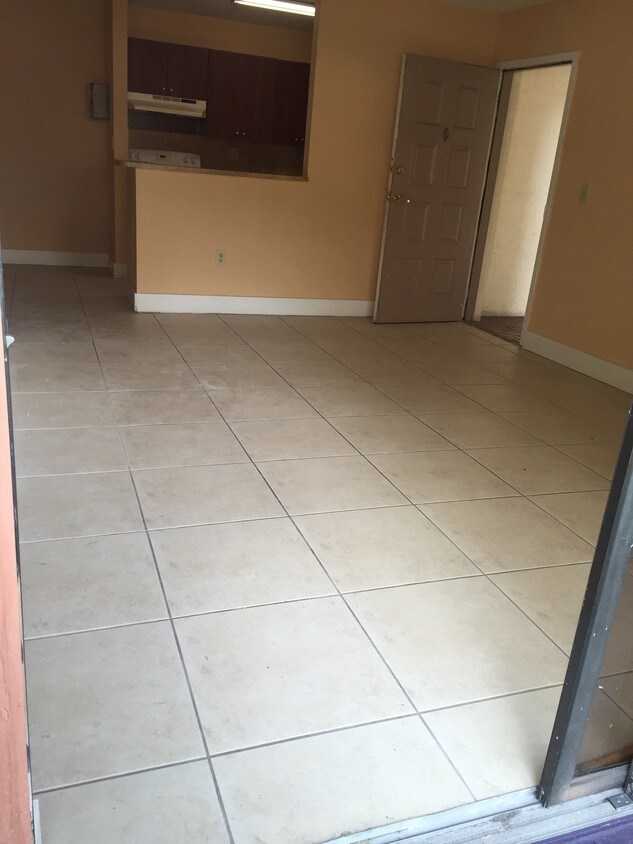 Foto principal - 7135 NW 179th St