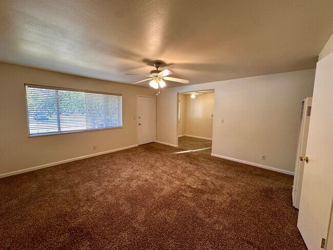 Foto del edificio - COZY 3 BED 2 BATH HOME LOCATED IN THE STARVIEW ESTATES SUBDIVISION