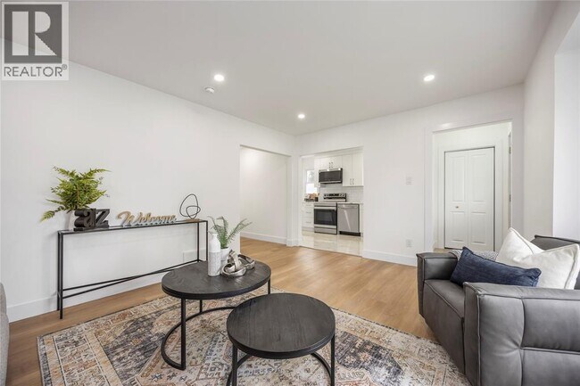 Building Photo - 136 Chestnut Ave