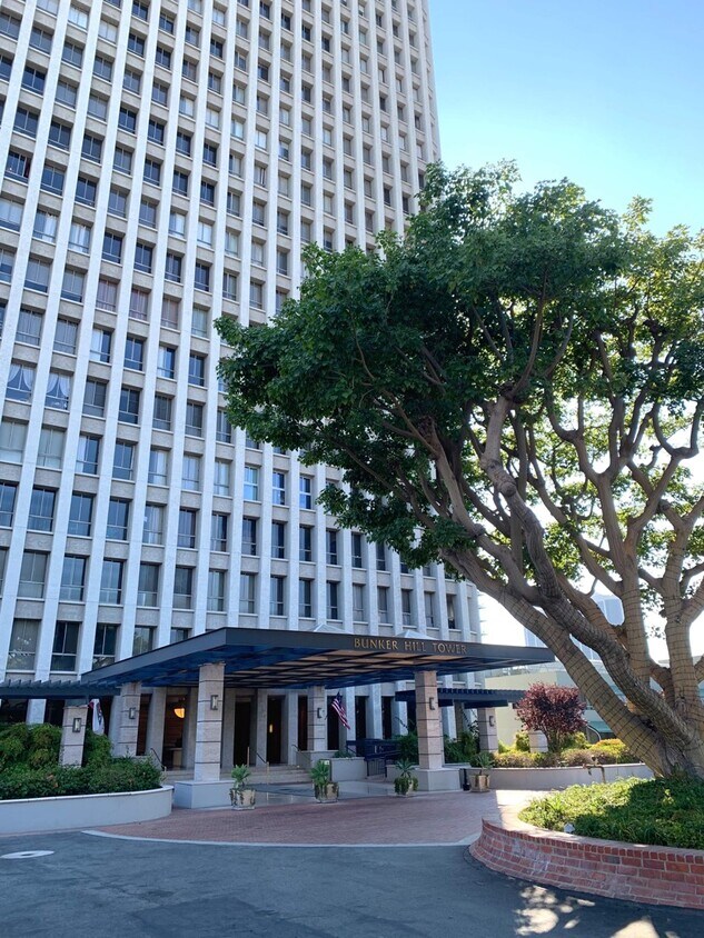 Foto principal - 800 W 1st St