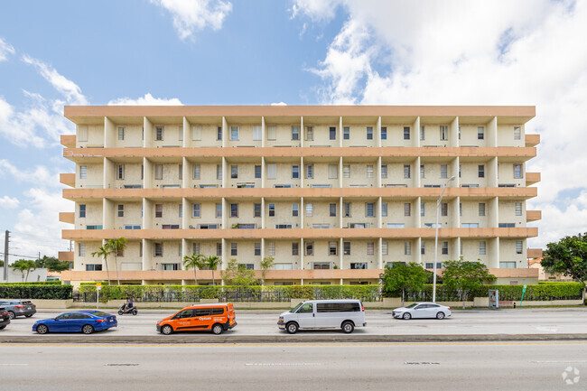 Building Photo - Le Jeune House
