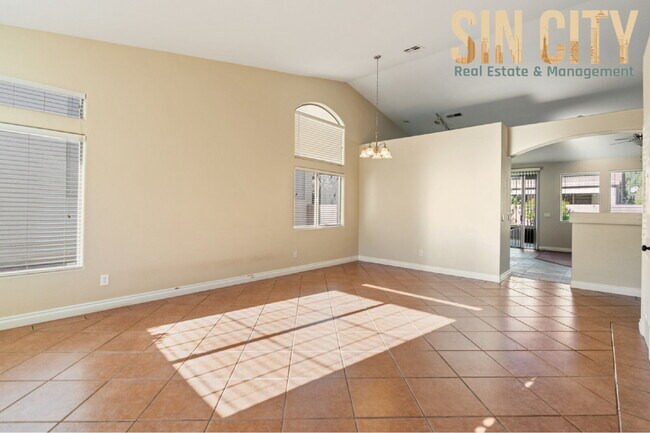 Foto del edificio - "Discover Comfort and Style: Spacious 4-Bed, 2-Bath Home in Las Vegas – 1835 Sq Ft of Inviting Li...