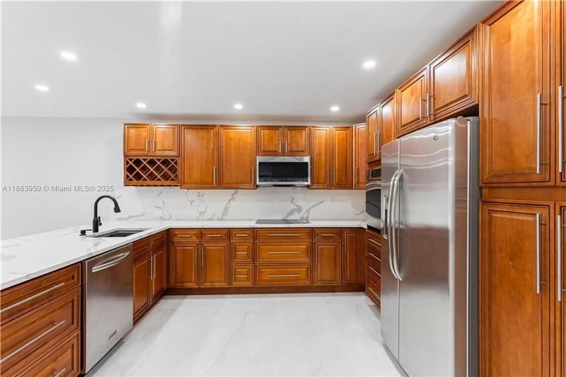 Foto principal - 9080 NW 23rd St
