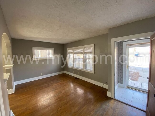 Building Photo - 1007 N 50th St