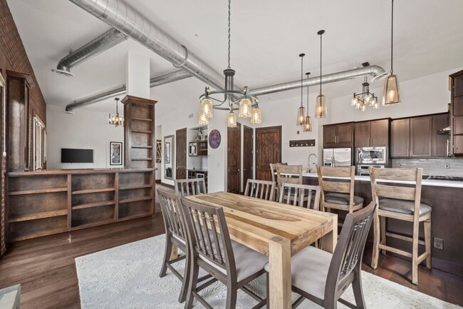 Building Photo - 2101 Larimer St