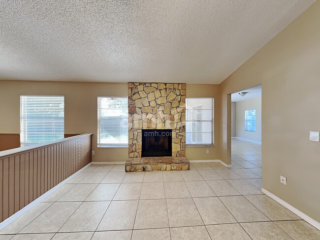 Foto del edificio - 3316 Fox Ridge Dr