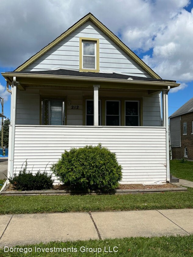 Primary Photo - 3 br, 1 bath House - 212 156th St.