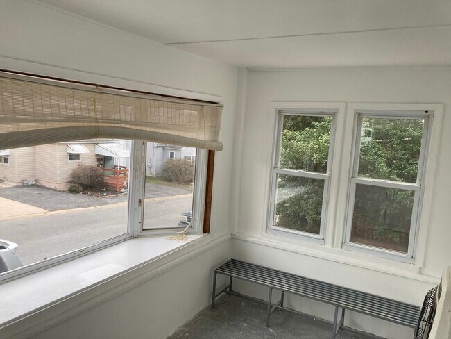 Building Photo - 106 Smyrna Ave