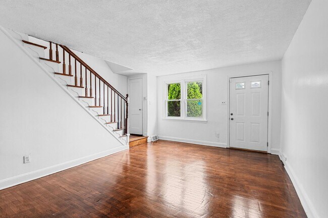 Building Photo - 1st MONTH FREE!* Newly renovated kitchen w...