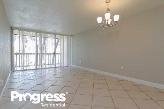 Building Photo - 10875 SW 112th Ave