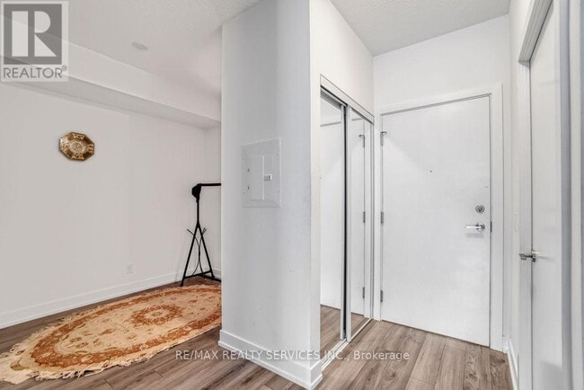 Building Photo - 170-170 Chiltern Hill Rd