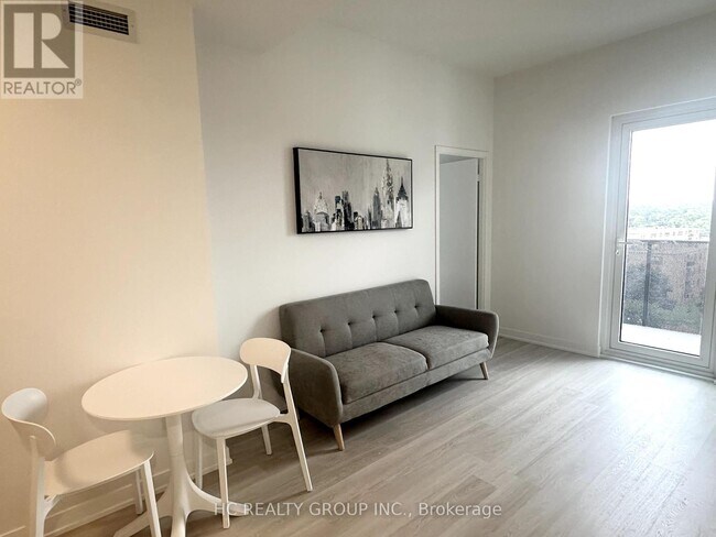 Photo du bâtiment - 500-500 Wilson Ave