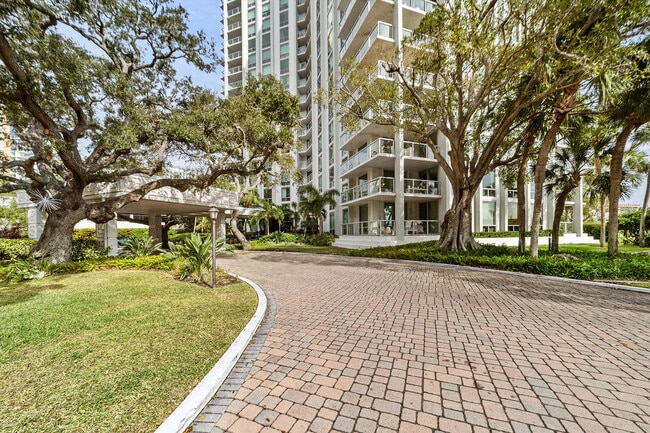 Building Photo - 1111 N Gulfstream Ave