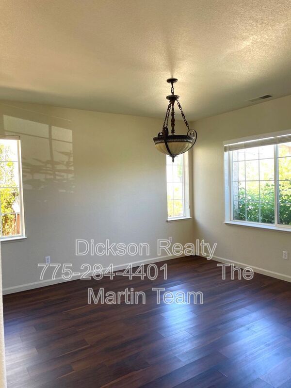 Foto del edificio - 7145 Beacon Dr