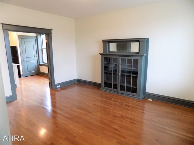Building Photo - 4144 De Tonty St
