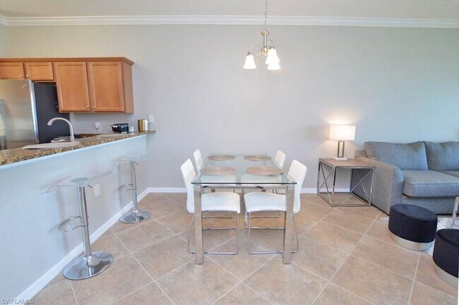 Foto del edificio - Golfer's Paradise - this Penthouse Floor 2/2 waterfront\golf course view has golf transfer member...