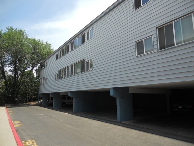 Building Photo - 1135 Florida Road