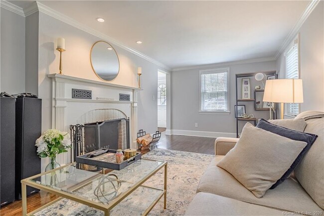 Foto del edificio - 25 Sleepy Hollow Ln