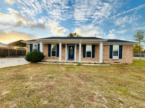Building Photo - 3719 Lyncrest Dr