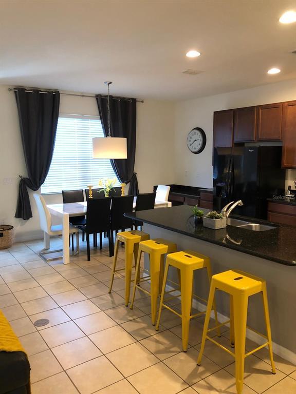 Foto del edificio - 921 Las Fuentes Dr