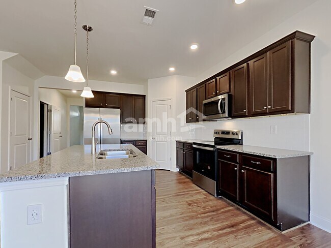 Building Photo - 5255 Hudson Valley Drive