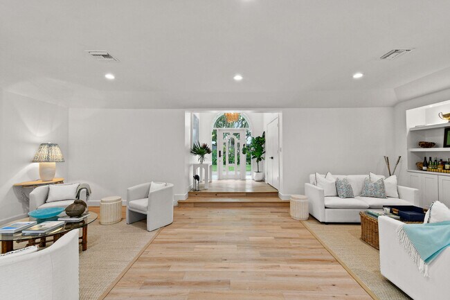 Foto del edificio - 215 Essex Ln