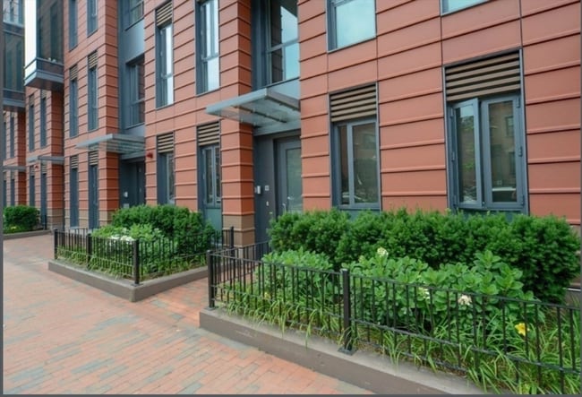 Foto del edificio - 691 Massachusetts Ave