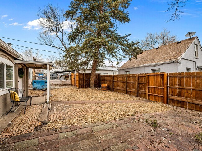 Foto del edificio - Private Home in Westwood Neighborhood