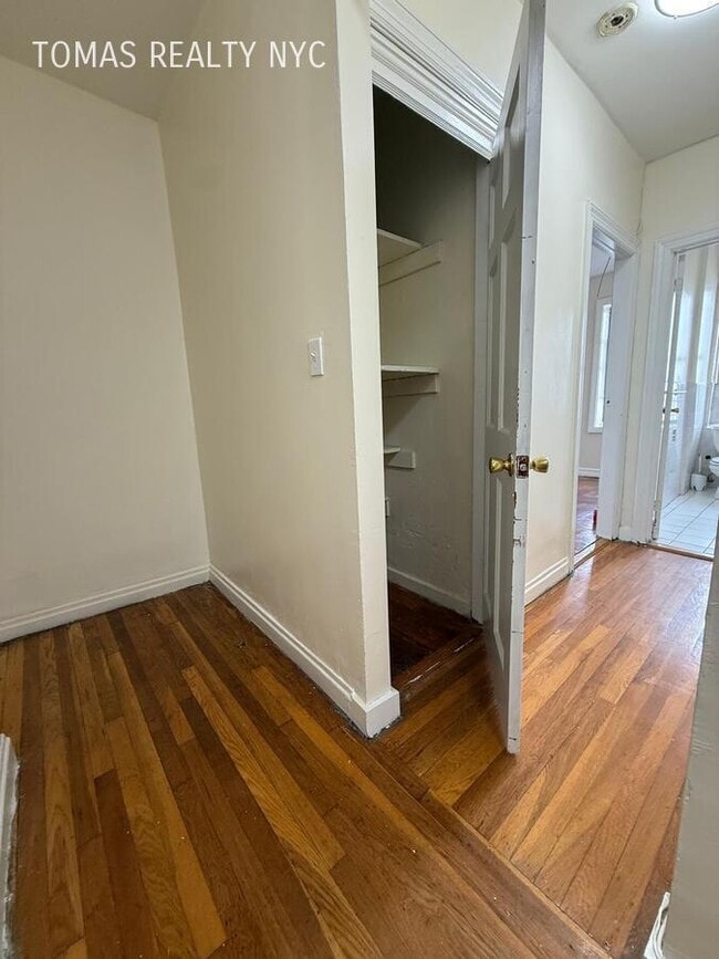 Photo - 710 E 235th St Apartment