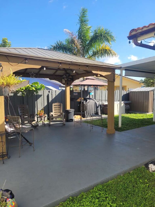 Foto del edificio - 16909 SW 141st Ct