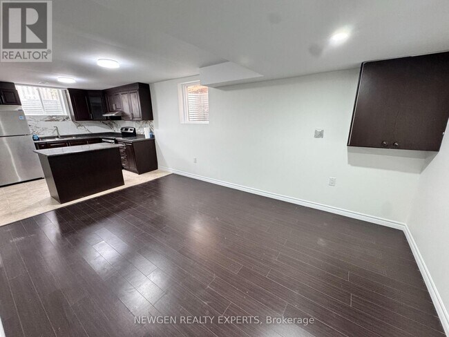 Photo du bâtiment - 62 Canmore Blvd