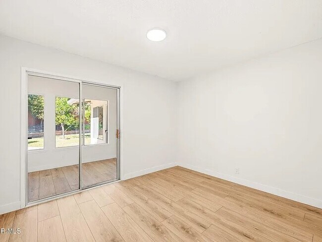 Foto del edificio - 1492 Mandalay Ct