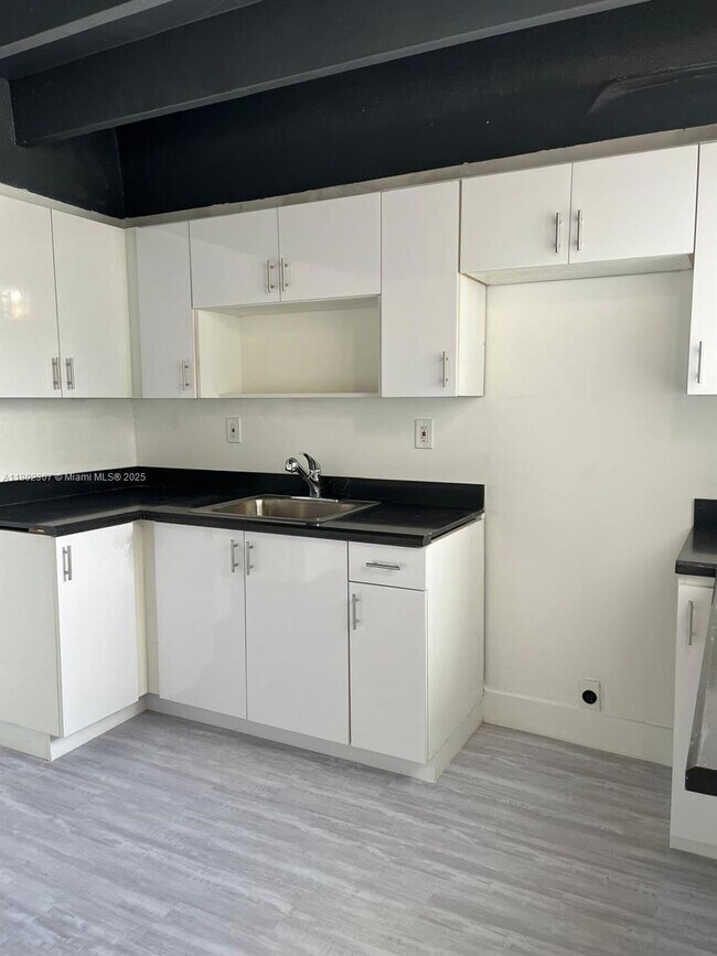 Foto del edificio - 436 SW 8th Ave